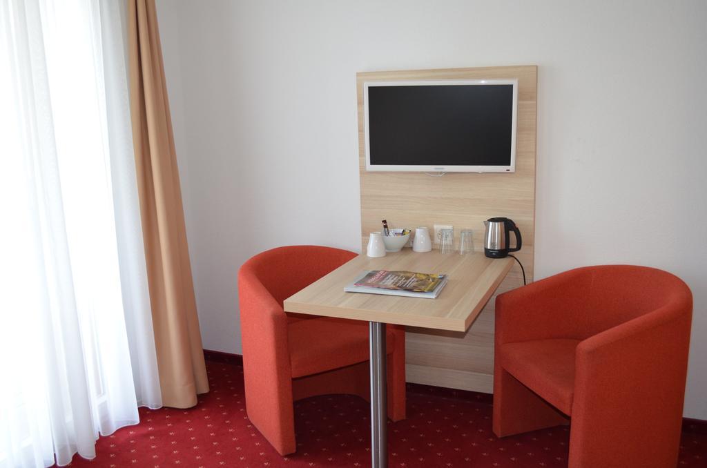 Hotel Kreuz Leissigen Phòng bức ảnh