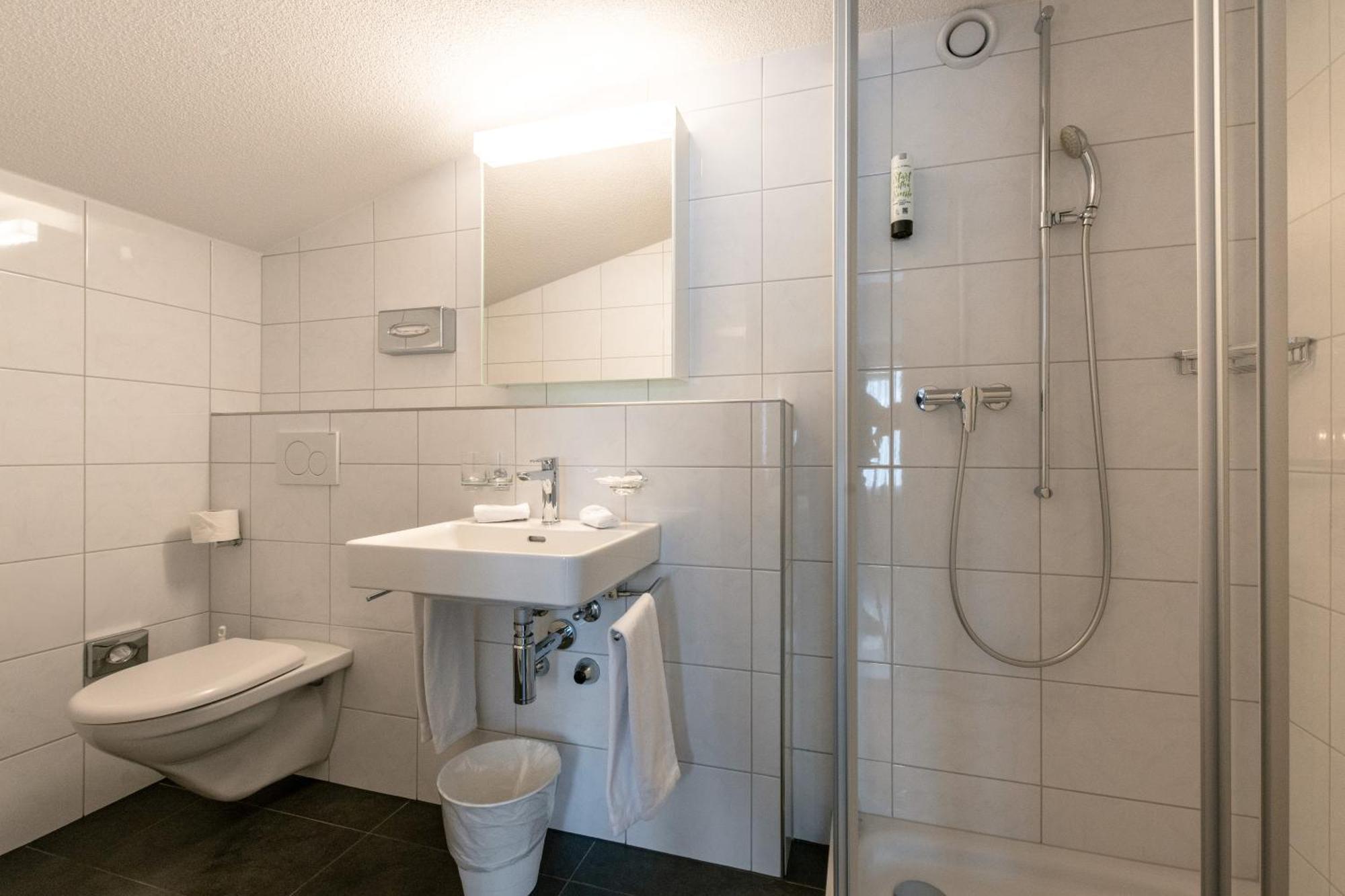 Hotel Kreuz Leissigen Ngoại thất bức ảnh